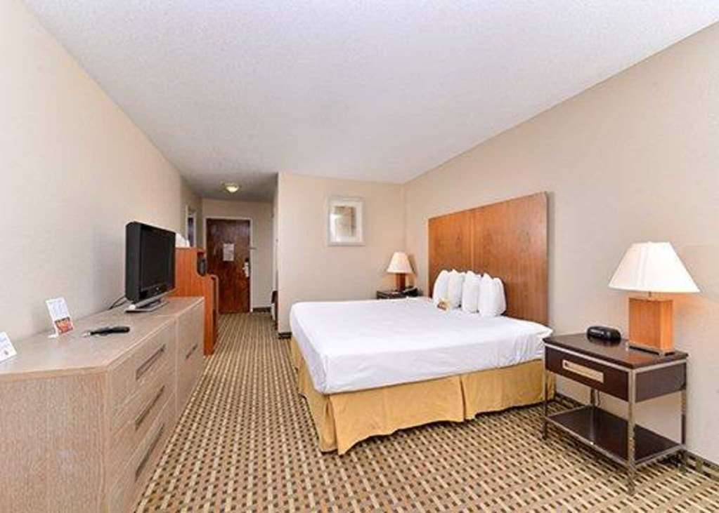 Quality Inn & Suites Decatur - Atlanta East Lithonia Room photo